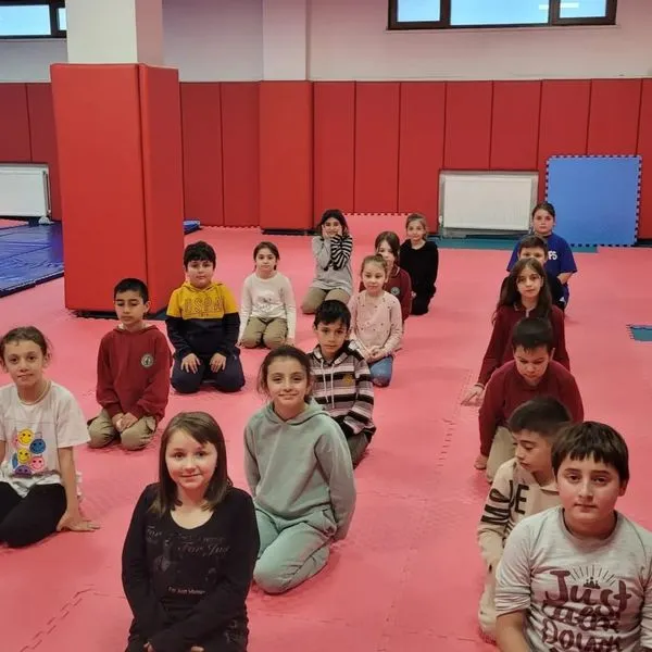 Kalkandere Halk eğitim merkezinde Karate kursu devam ediyor