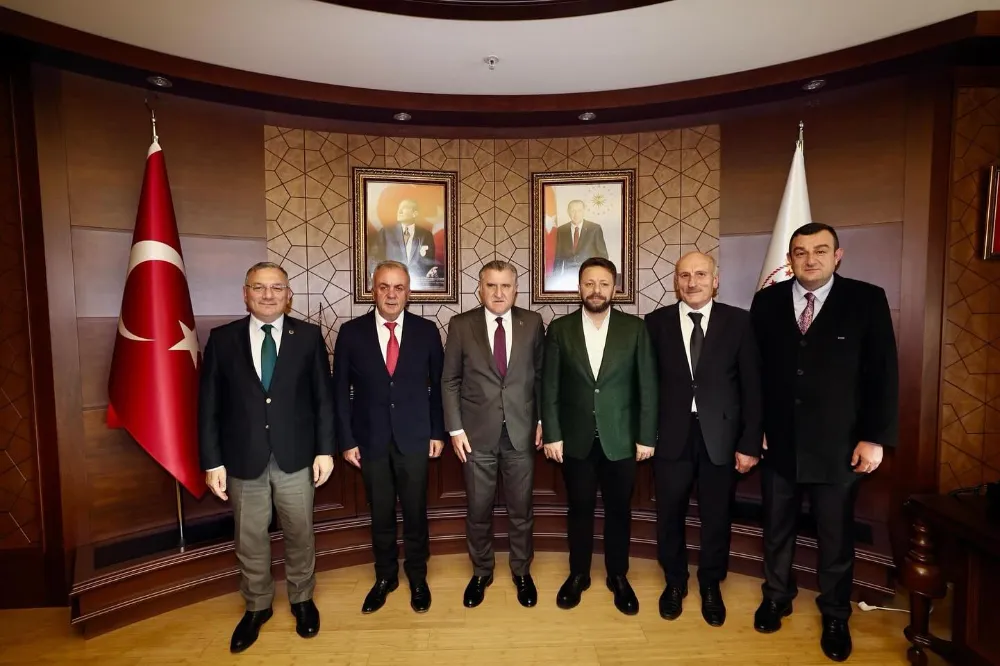 Mehmet Yılmaz ve Muhammed Avcı, Birlikte Gençlik ve Spor Bakanımız Sayın Osman Aşkın Bak’ı ziyaret etti.