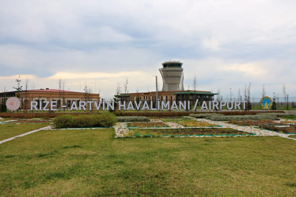 Rize-Artvin Havalimanı’na yapılması planlanan bazı uçak seferleri iptal edildi