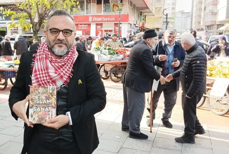 Rize’de Burger king’in açılışında saldırıya uğrayan Dr. Kemal Sağlam, Rize Sahil Camii’nde Kitap Tanıtımı Yaptı