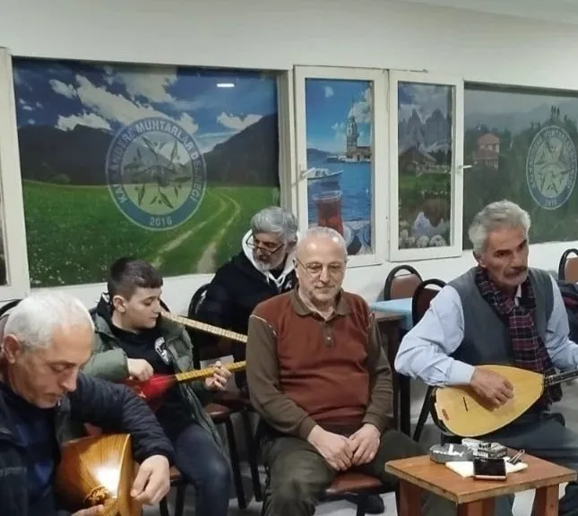 Kalkandere Halk Eğitimde Bağlama Kursu Devam Ediyor