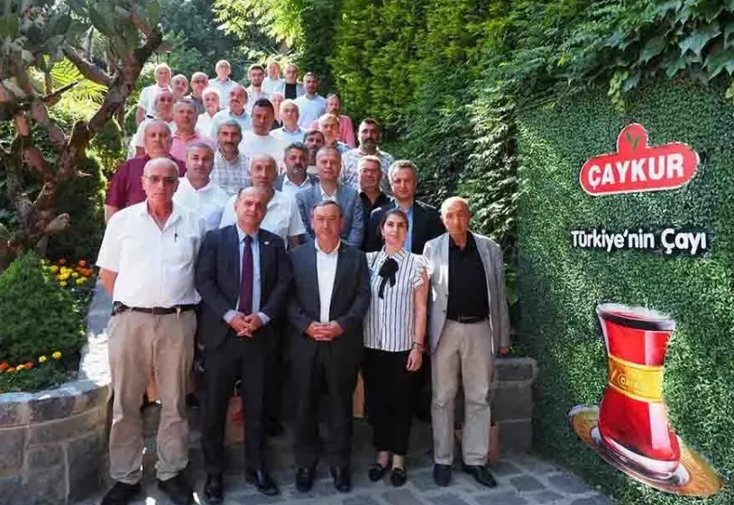 Rize Muhtarlar Federasyonu’nun  Çaykur Genel Müdürü Yusuf Ziya Alim ile Bir Araya Geldi