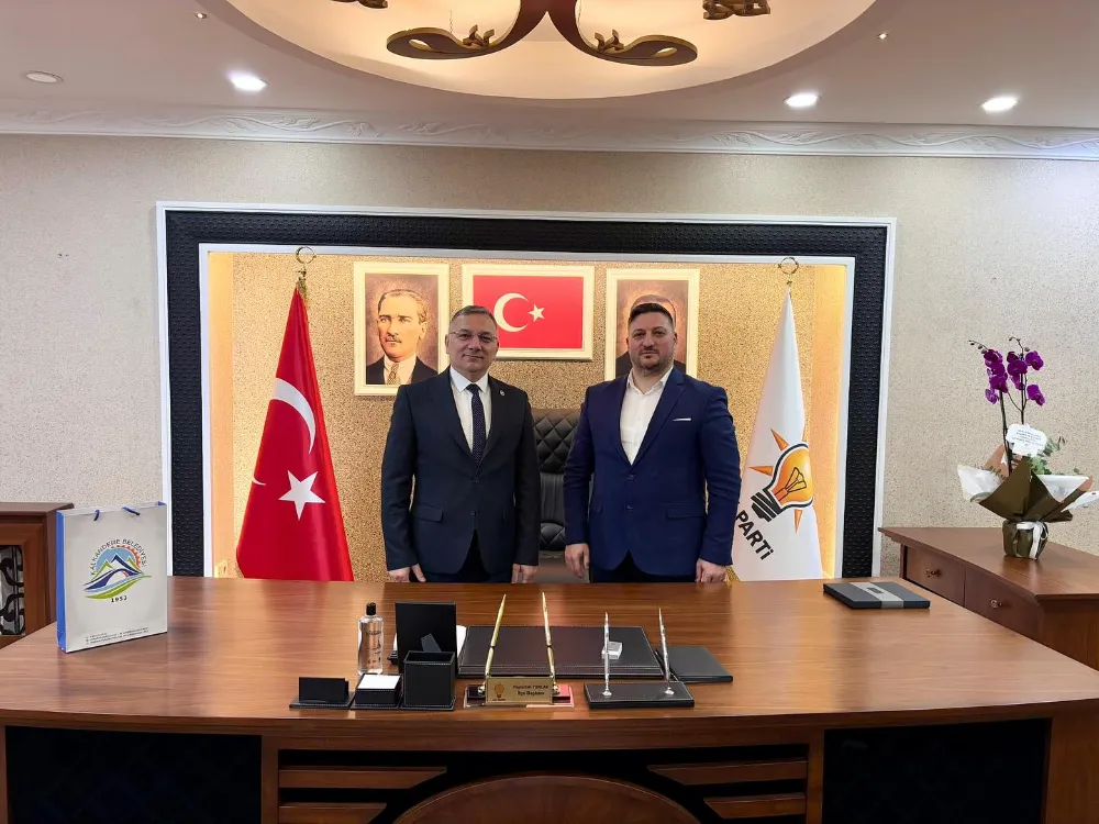 Sayın Mehmet Yılmaz,  AK Parti Sancaktepe İlçe Başkanı Sayın Feyzullah Torlak’ı Makamında Ziyaret Etti