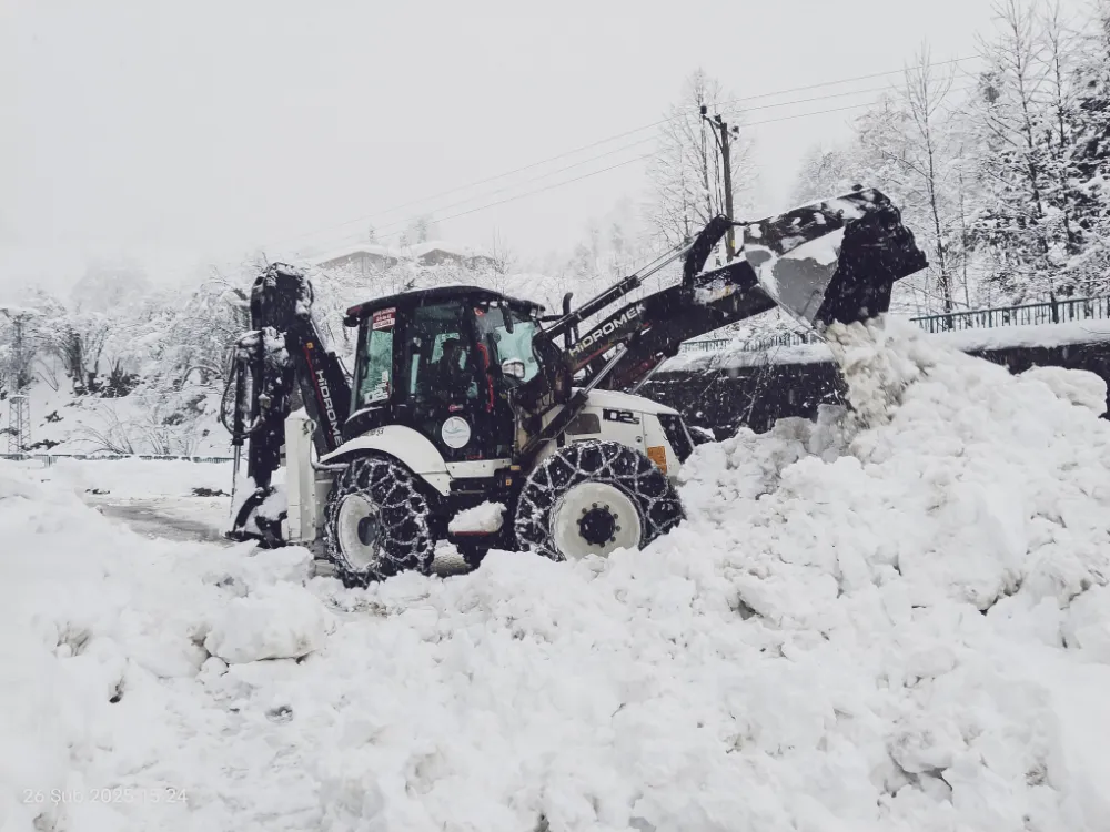 Rize İl Genelindeki 99 Köy Yollu Kar Yağışı Nedeniyle Ulaşıma Kapalı