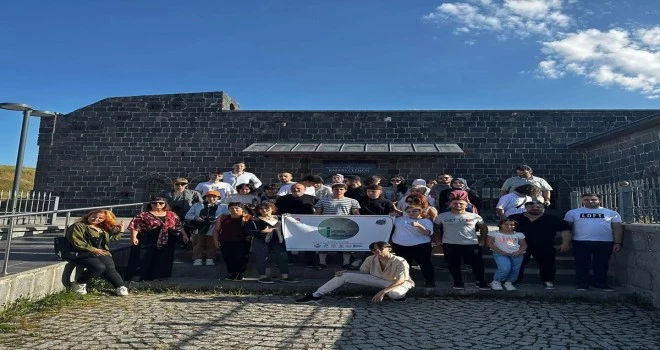 “İyilikle İyileşelim” projesi kapsamında toplamda 40 gencimiz ile Kars iline kültürel gezi düzenlendi.